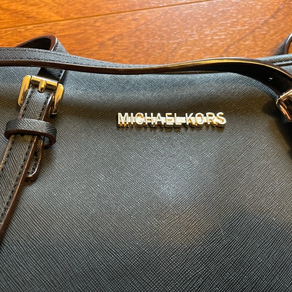 Micheal Kors Bag - Picture 2 of 5